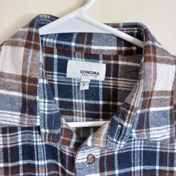 Men's beautiful tan plaid shirt. Size small. - Picture 2 of 14